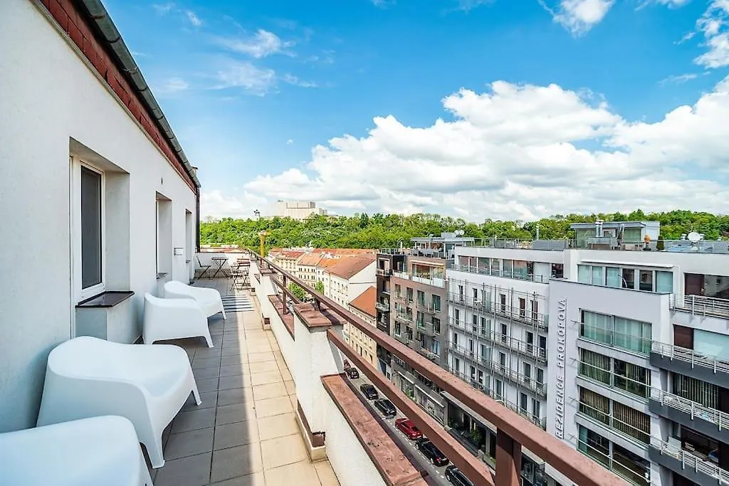 3 Bedroom Flat With Amazing Terrace Prague Apartment