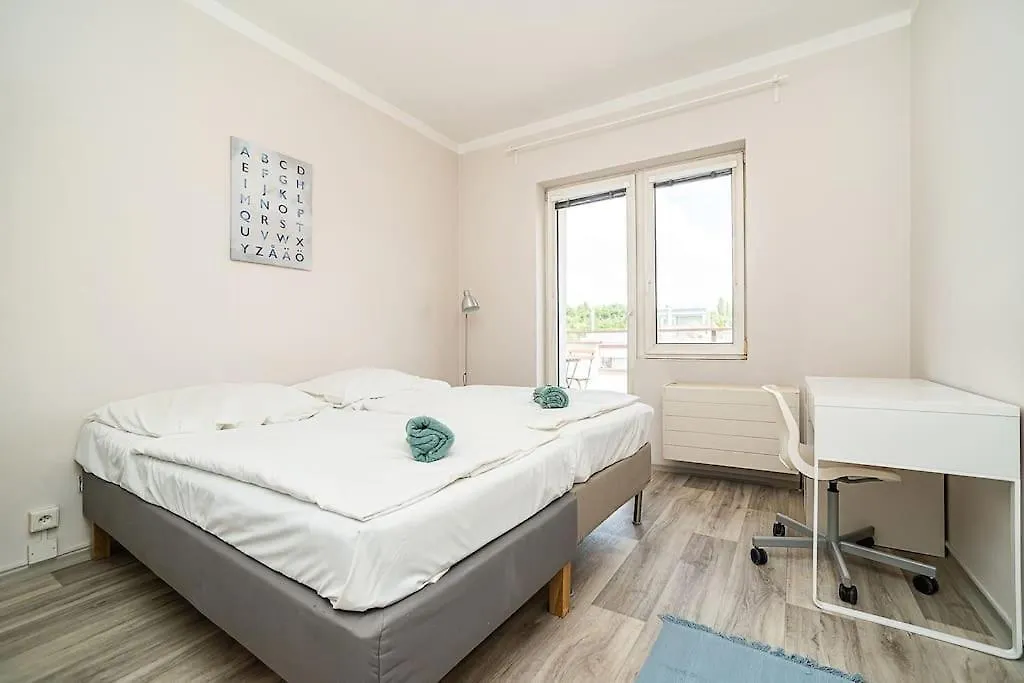 3 Bedroom Flat With Amazing Terrace Prague Apartment