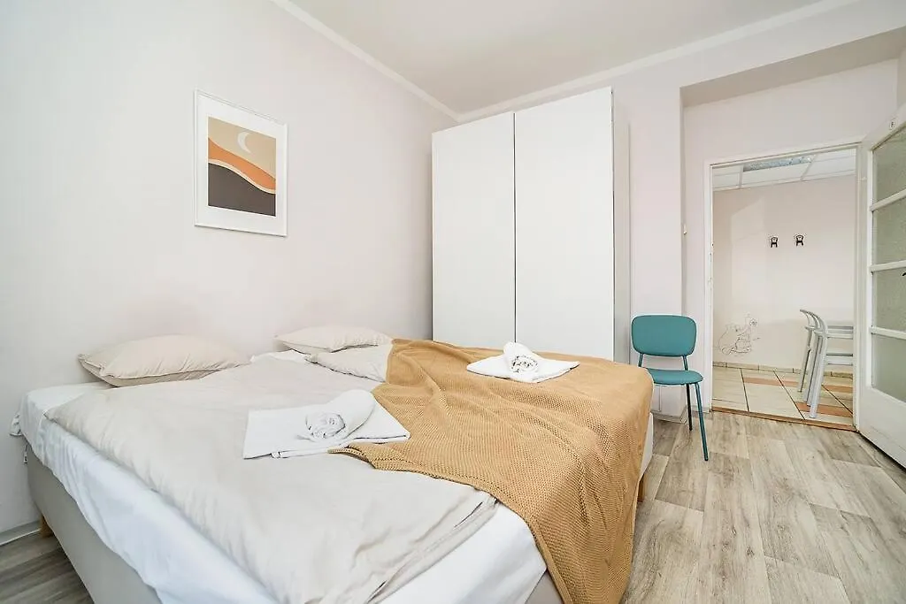 3 Bedroom Flat With Amazing Terrace Prague