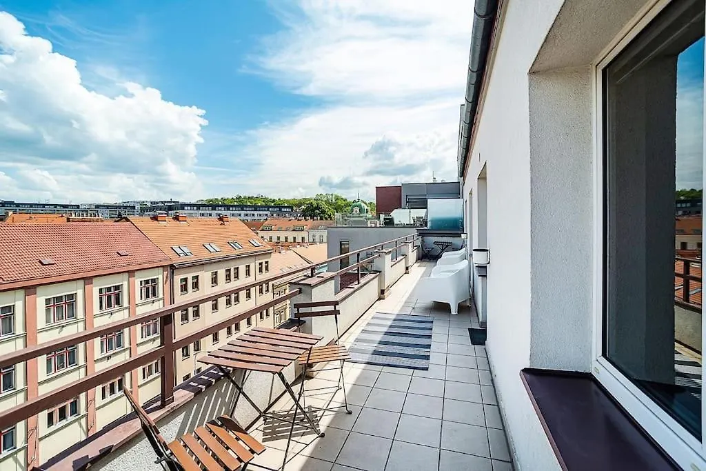 Apartment 3 Bedroom Flat With Amazing Terrace Prague